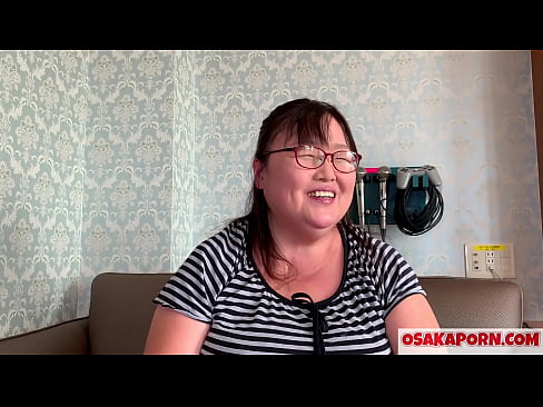 ❤️ Mama japoneză grasă își arată sânii uriași și se bucură de o jucărie sexuală. O mamă asiatică de 51 de ani vorbește despre experiența ei sexuală. Yukiko 1 OSAKAPORN milf grasă. ❤️ at us